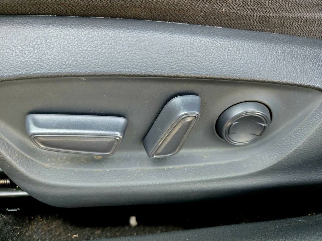 Used 2021 Toyota Camry LE w/ Carpet Mat Package (TMS) image 25