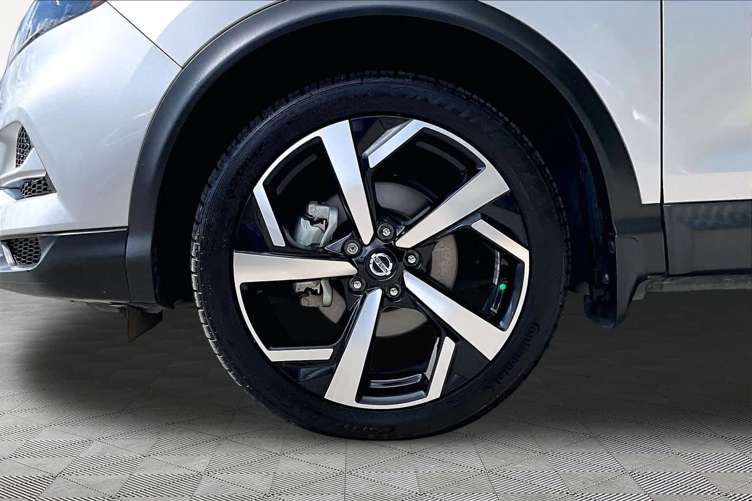 Used 2022 Nissan Rogue Sport SL AWD/4WD image 11