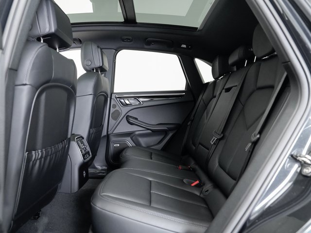 Used 2025 Porsche Macan image 26