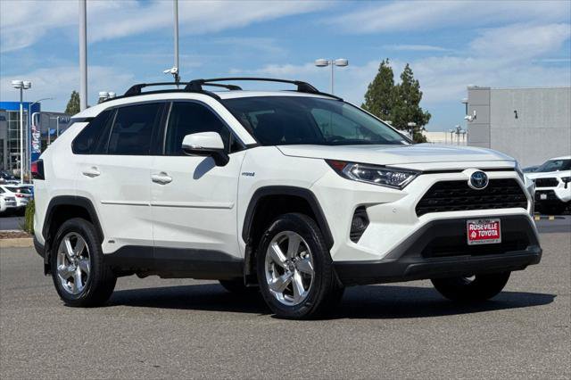 Certified 2021 Toyota RAV4 XLE Premium AWD/4WD image 5