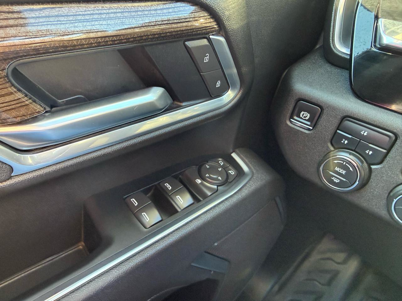 Used 2025 Chevrolet Silverado 2500 LT w/ Convenience Package AWD/4WD image 26