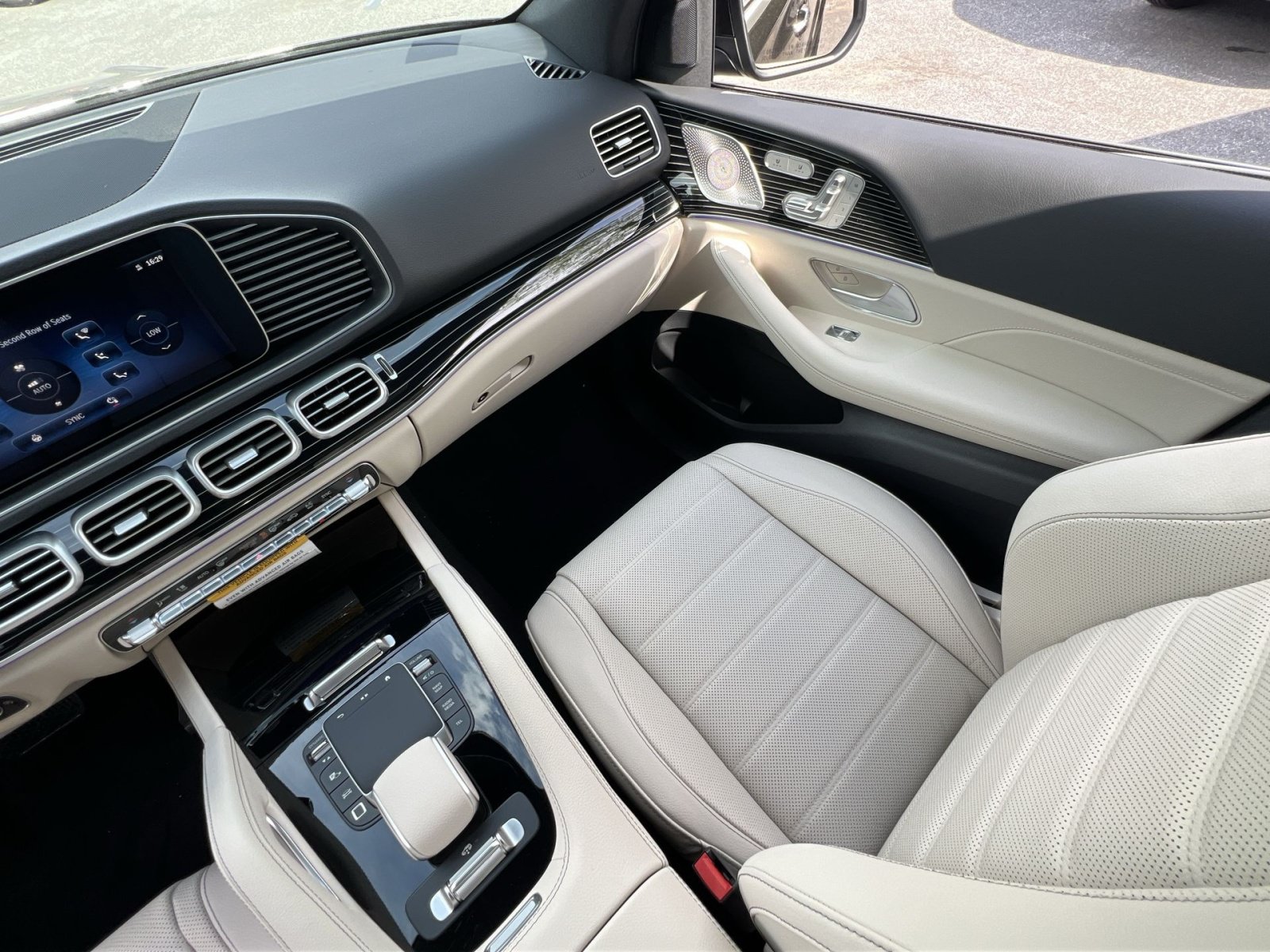 New 2026 Mercedes-Benz GLE 580 4MATIC image 14