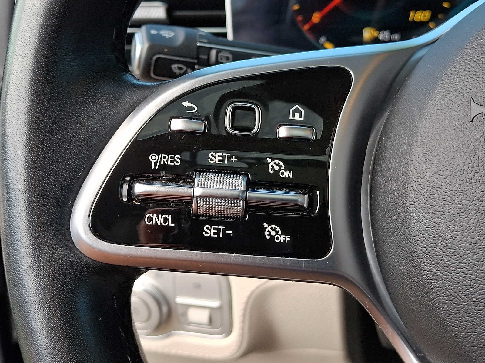 Used 2022 Mercedes-Benz GLS 450 4MATIC image 24