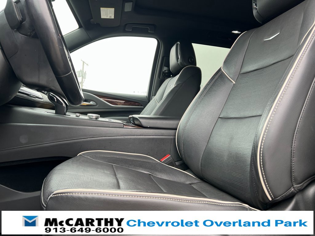 Used 2022 Cadillac Escalade Premium Luxury w/ Performance Package image 10