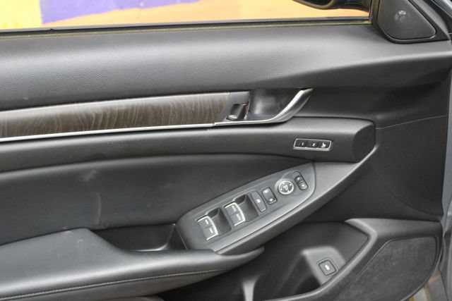 Used 2018 Honda Accord Touring image 13