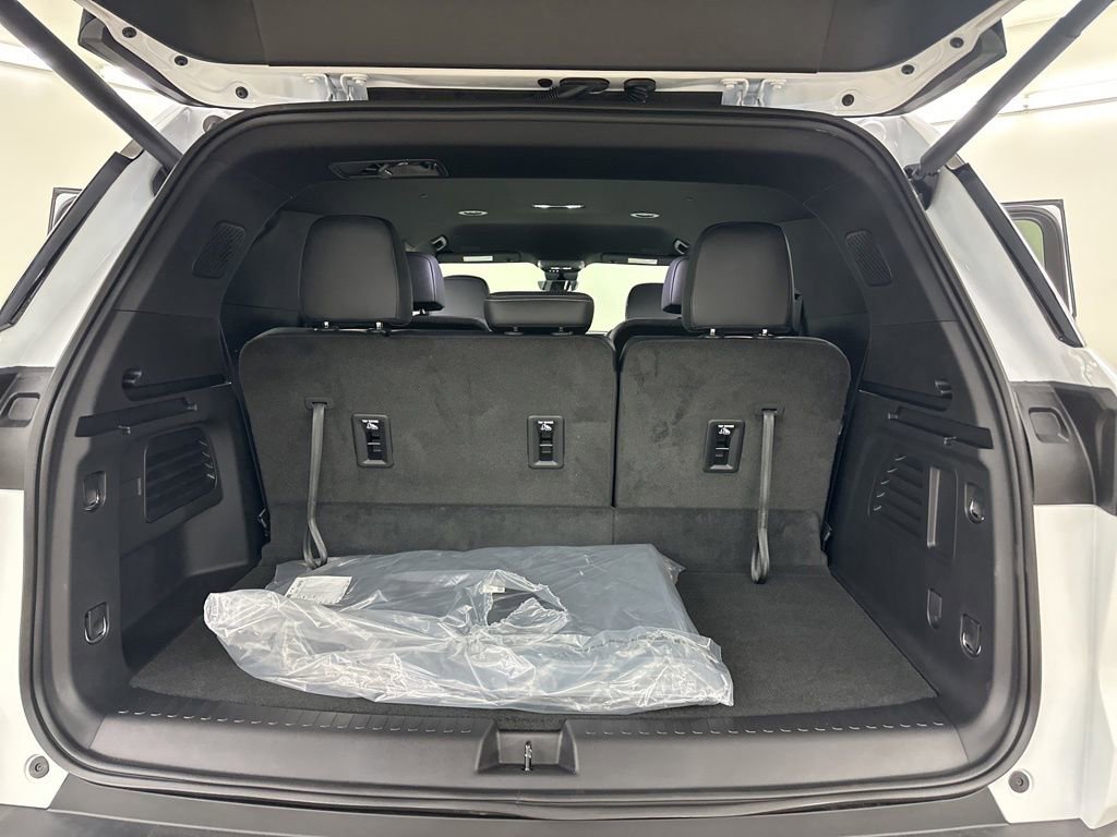 New 2026 Chevrolet Traverse LT w/ Midnight/Sport Edition image 24