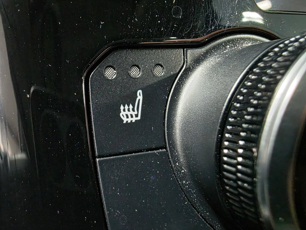Used 2024 Toyota Highlander XLE AWD/4WD image 18