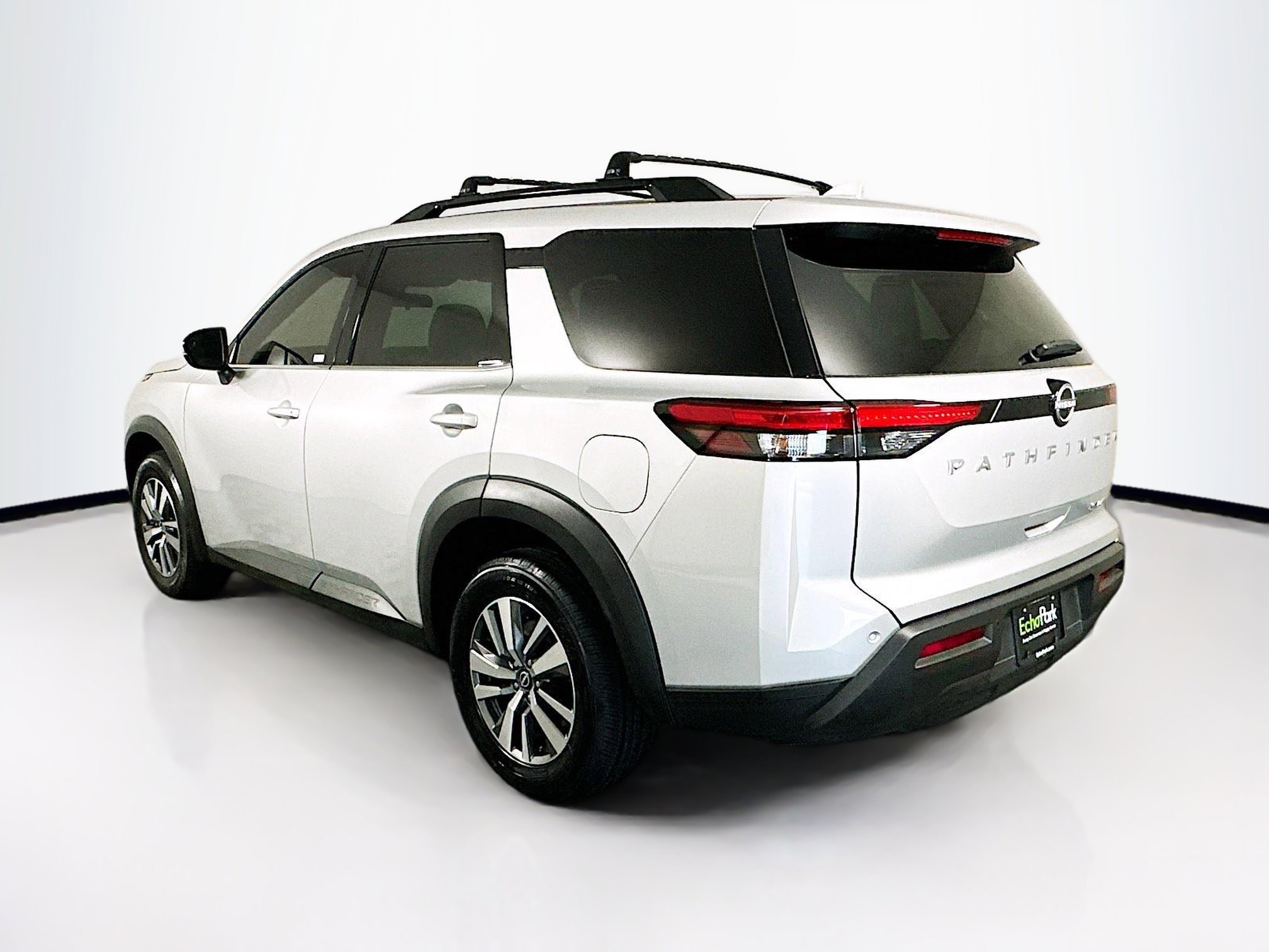 Used 2023 Nissan Pathfinder SV AWD/4WD image 5