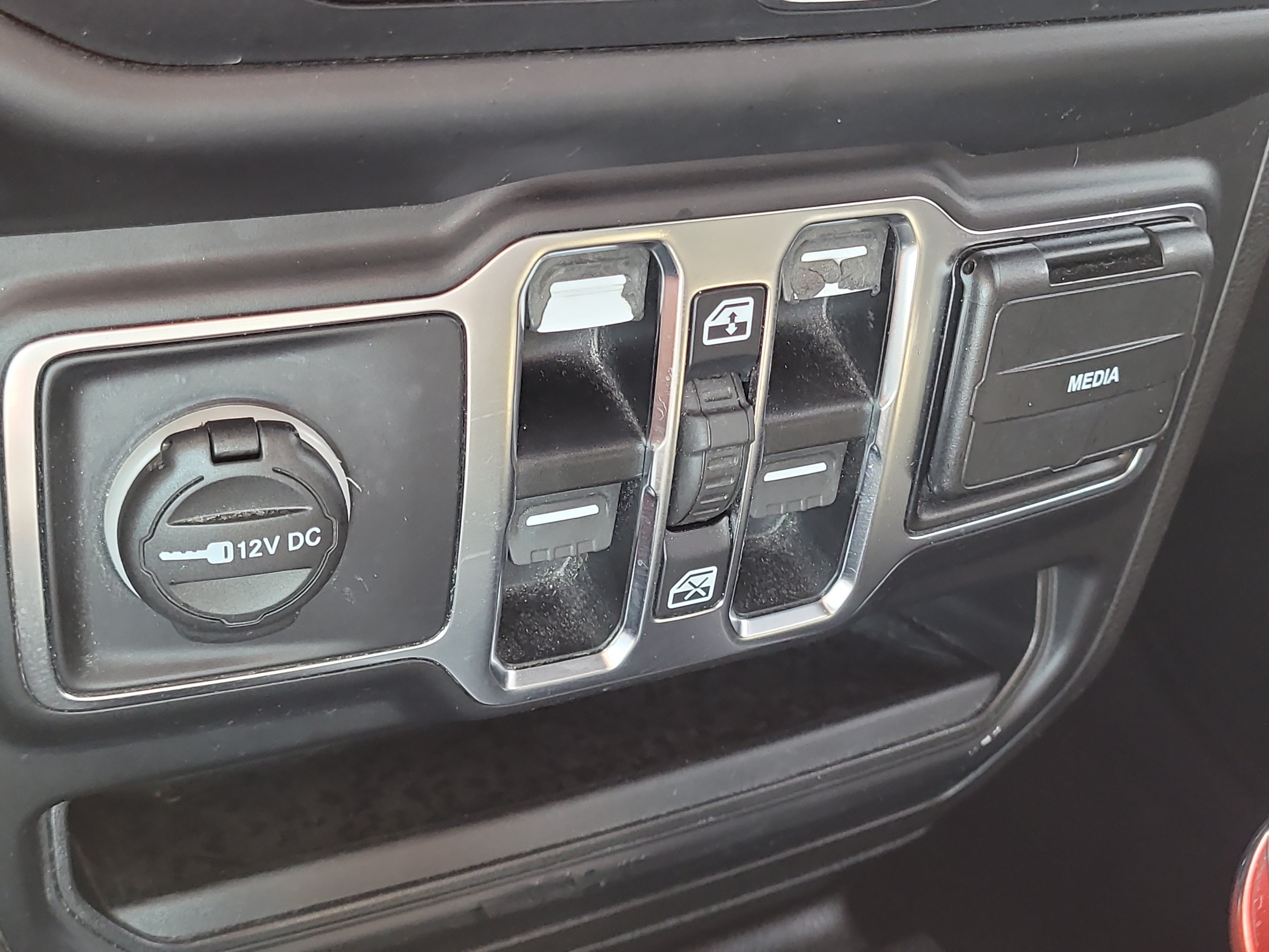Used 2020 Jeep Gladiator Sport w/ Quick Order Package 23S AWD/4WD image 24
