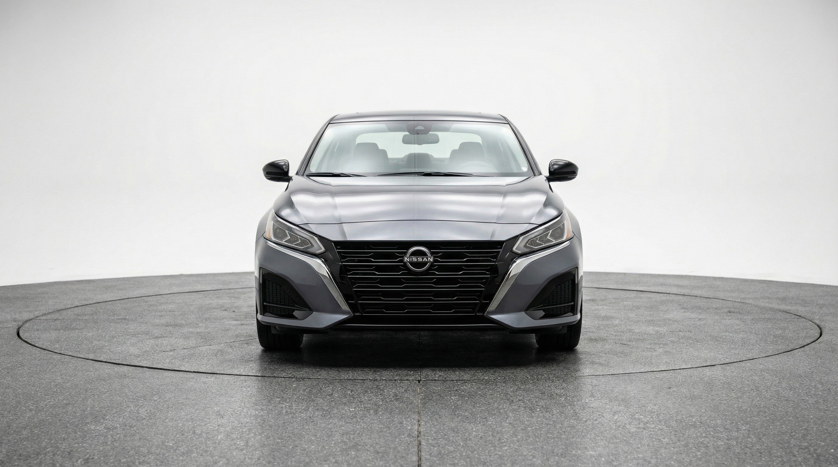 Used 2025 Nissan Altima 2.5 SV image 2