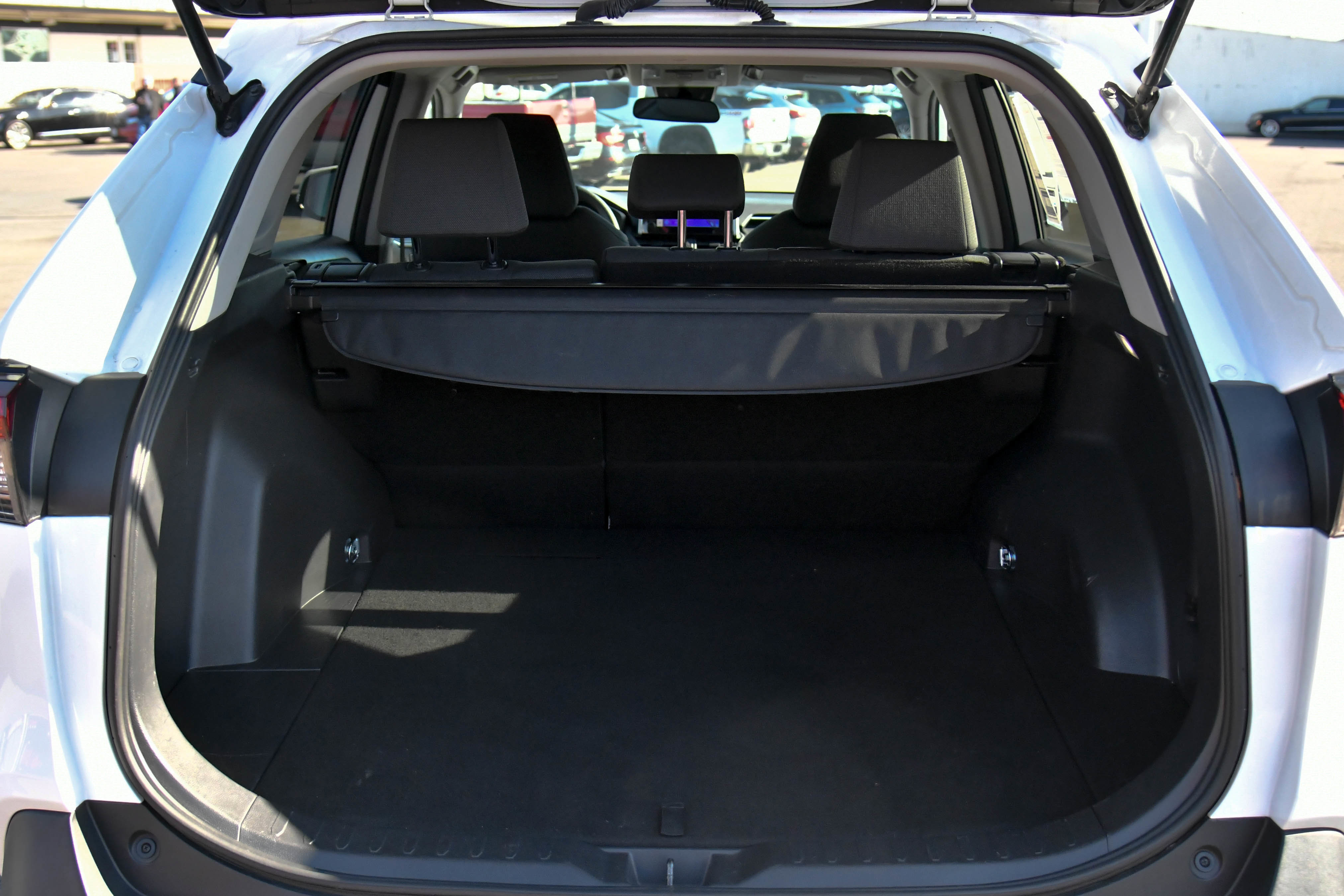 Used 2024 Toyota RAV4 XLE image 39