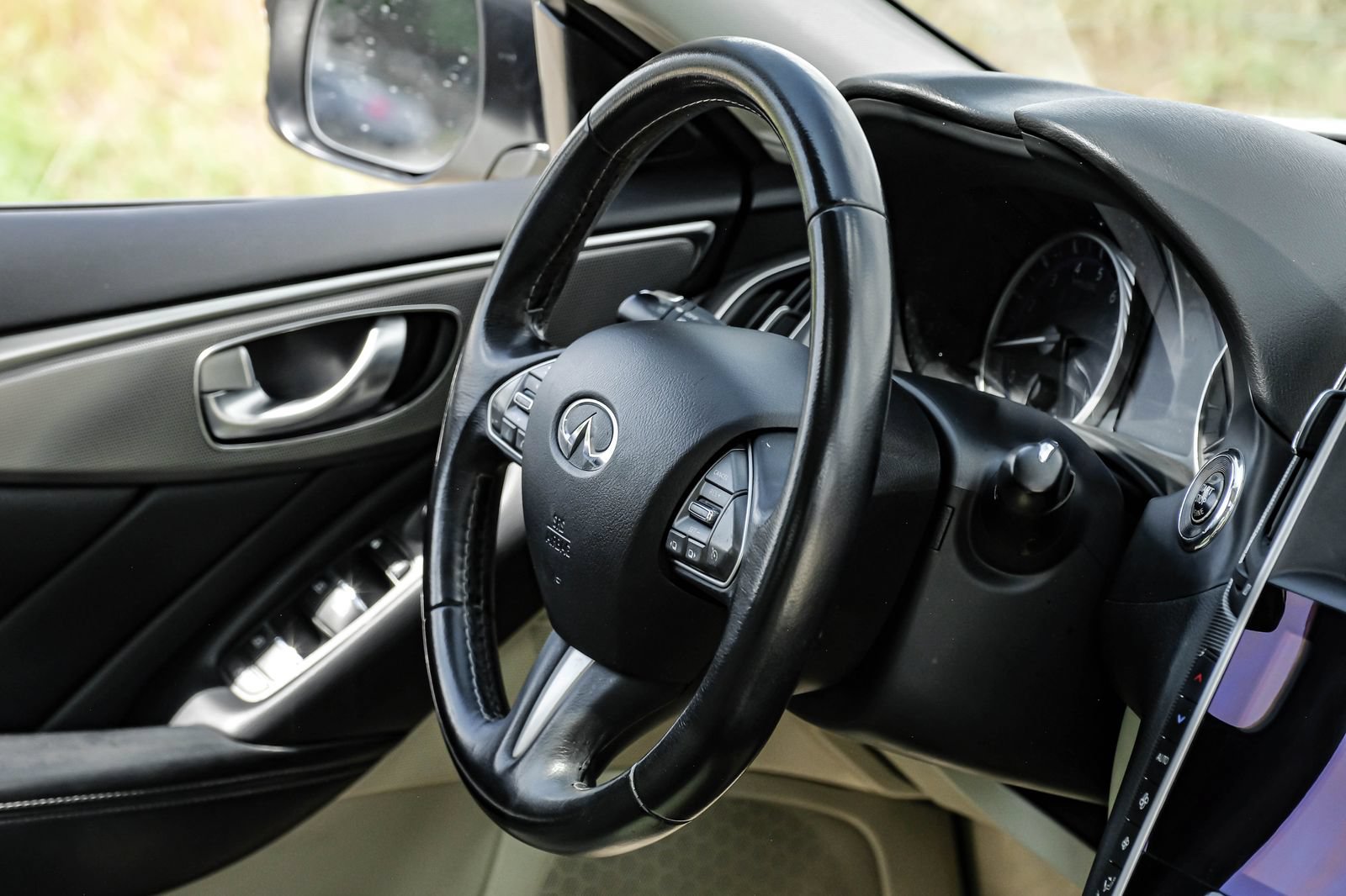 Used 2016 INFINITI Q50 3.0t Premium w/ Cargo Package RWD image 17