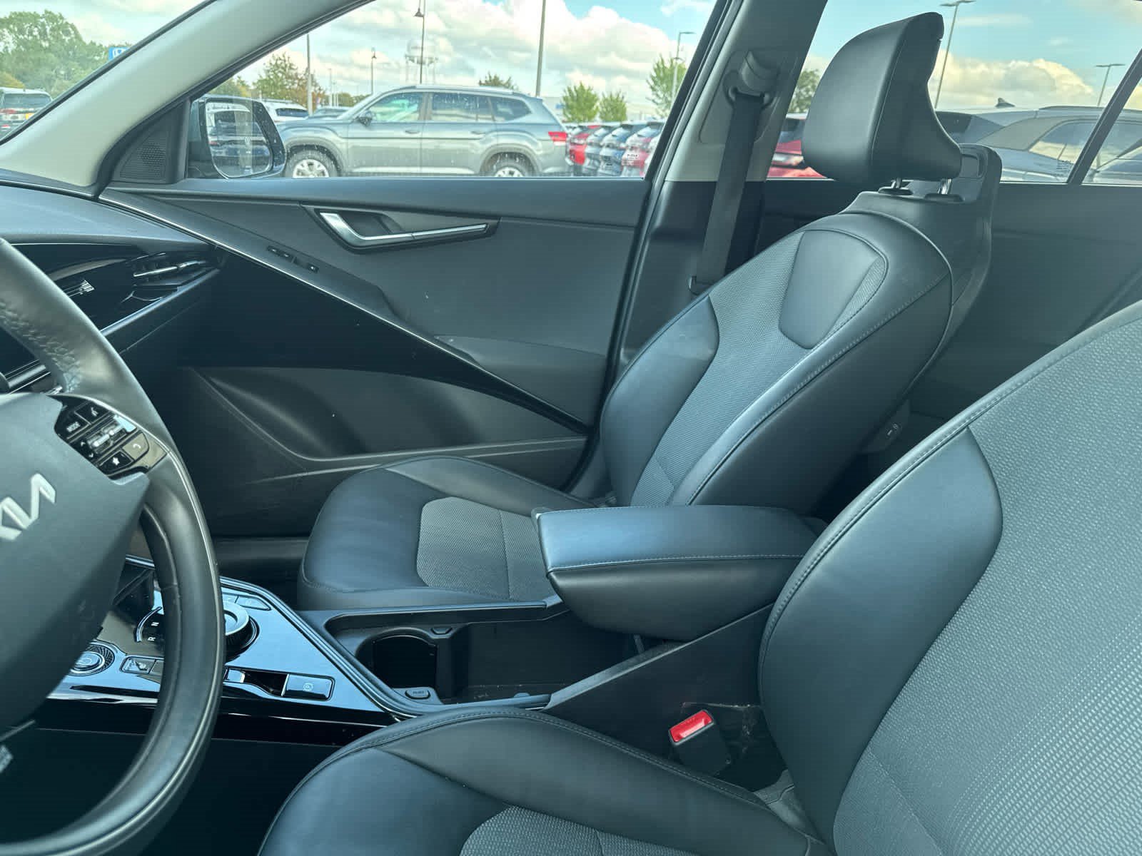 Used 2023 Kia Niro Wind w/ Wind Preserve Package FWD image 5