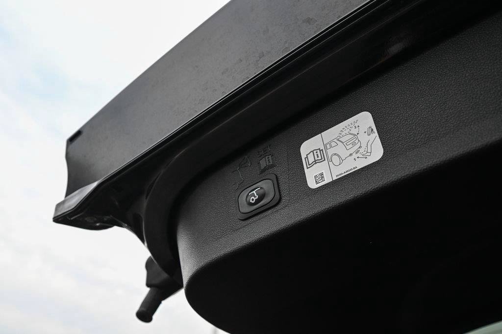 Used 2019 Ford Escape Titanium AWD/4WD image 17