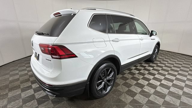 Used 2022 Volkswagen Tiguan SE AWD/4WD image 2