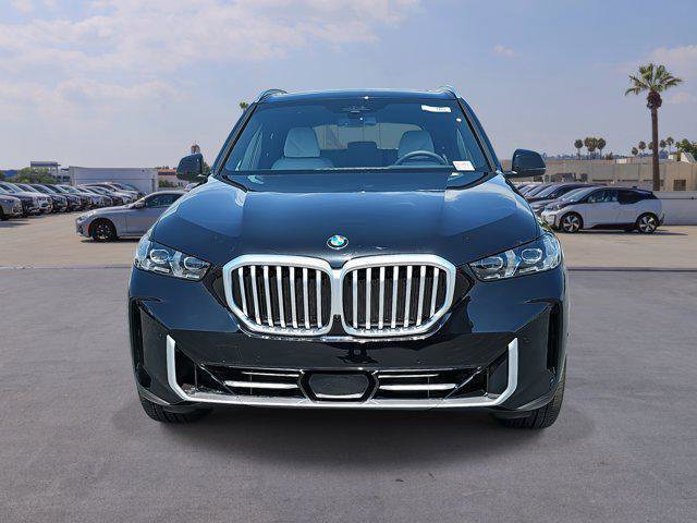 New 2026 BMW X5 sDrive40i image 2