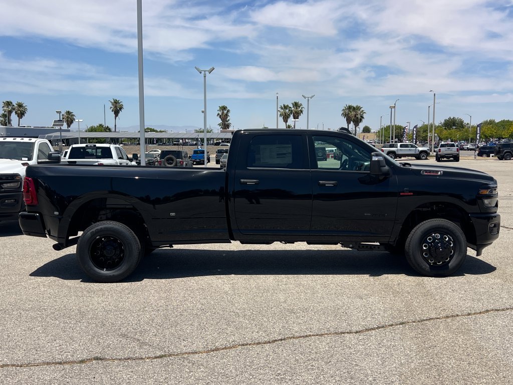 New 2026 RAM 3500 Big Horn AWD/4WD image 9