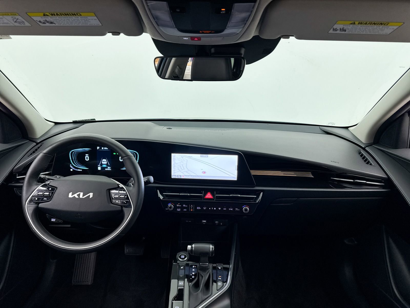 Certified 2024 Kia Niro EX Touring image 19