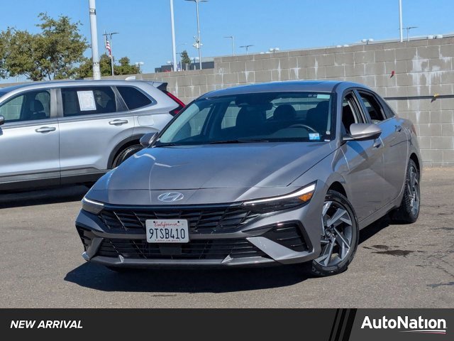 Used 2025 Hyundai Elantra Limited