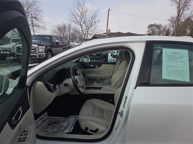 Used 2019 Volvo S60 T5 Momentum w/ Premium Package image 20