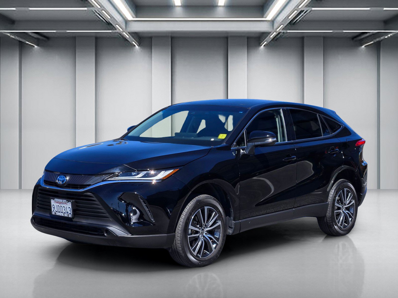Used 2023 Toyota Venza LE AWD/4WD image 9
