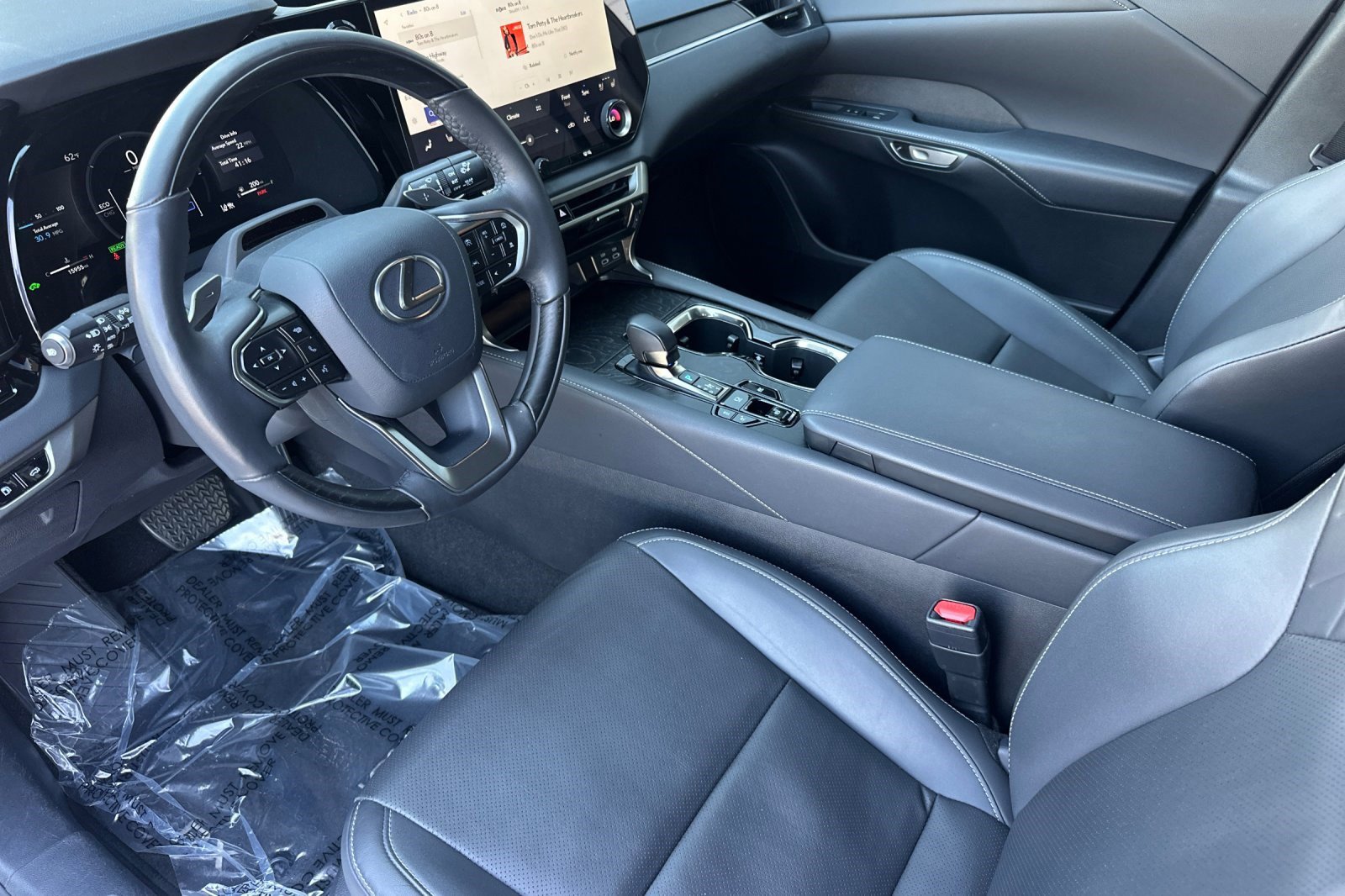 Certified 2025 Lexus RX 350h w/ Convenience Package image 11