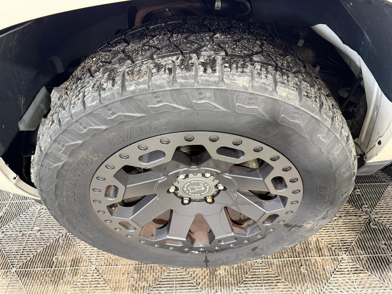 Used 2014 Chevrolet Suburban LTZ image 30