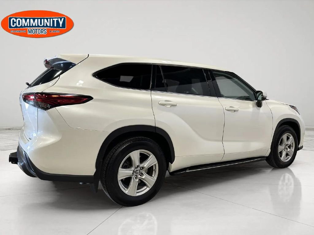 Used 2021 Toyota Highlander L AWD/4WD image 8