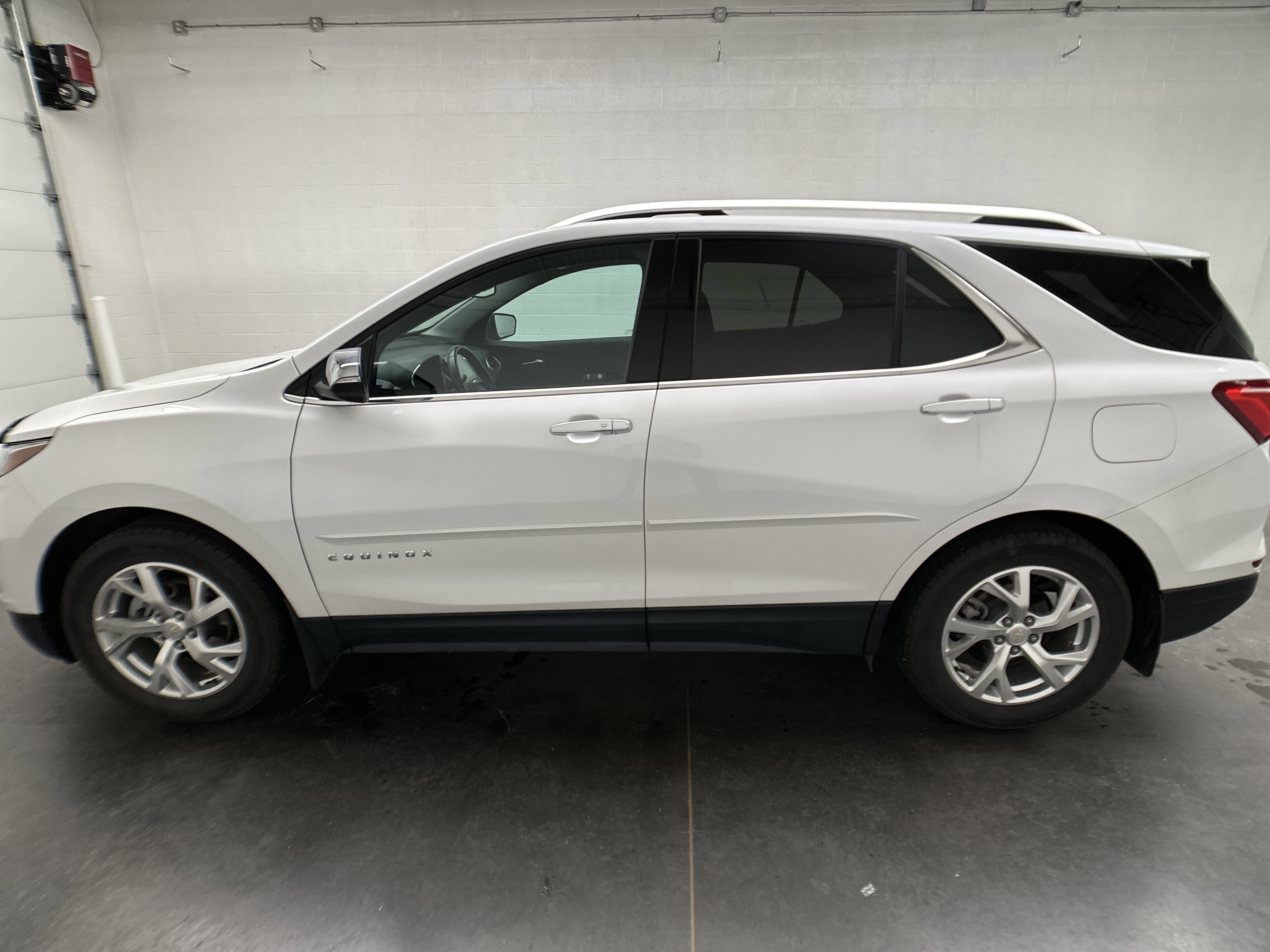 Used 2021 Chevrolet Equinox Premier FWD image 7
