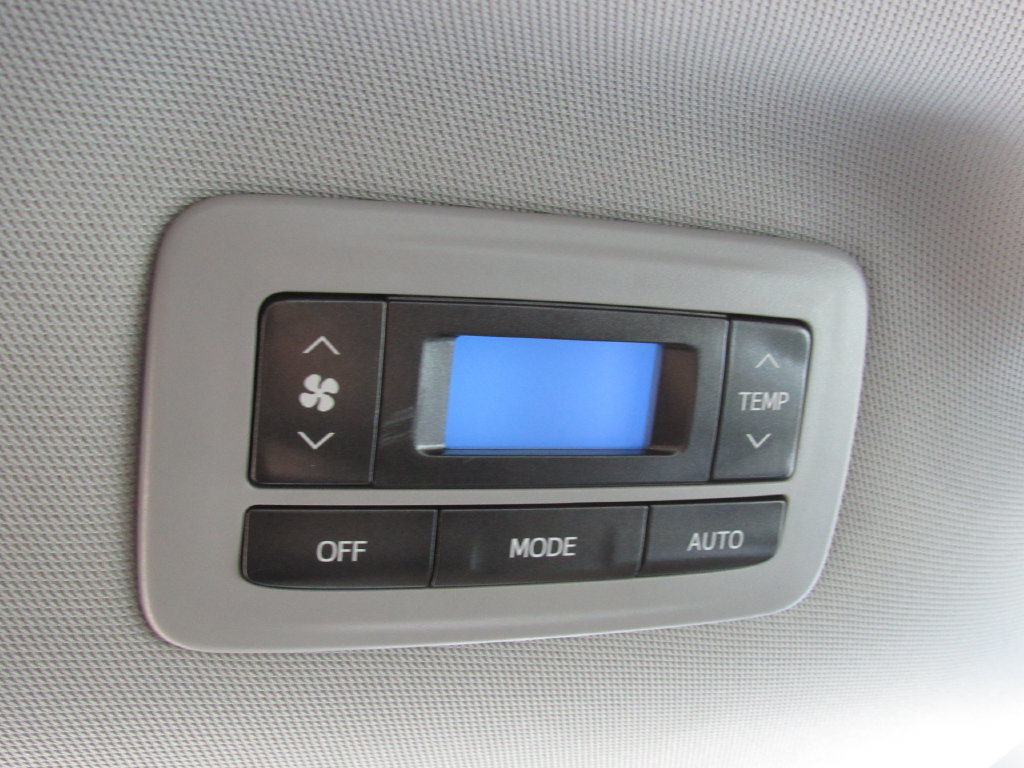 Certified 2020 Toyota Sienna L FWD image 29