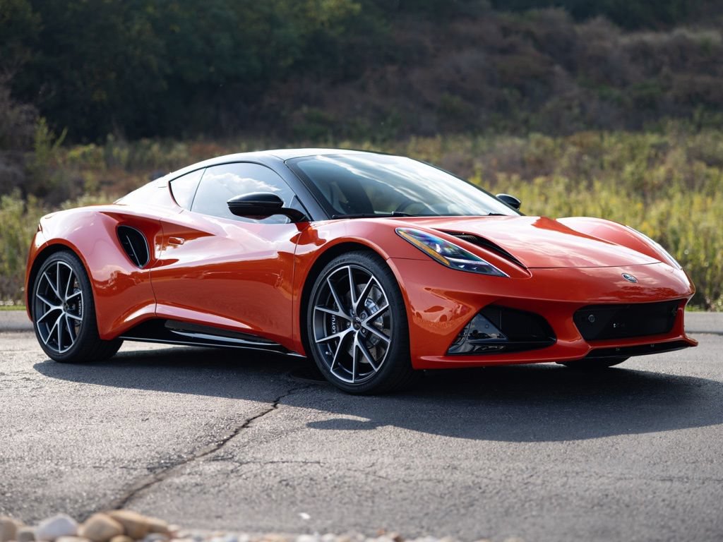Used 2025 Lotus Emira RWD image 9