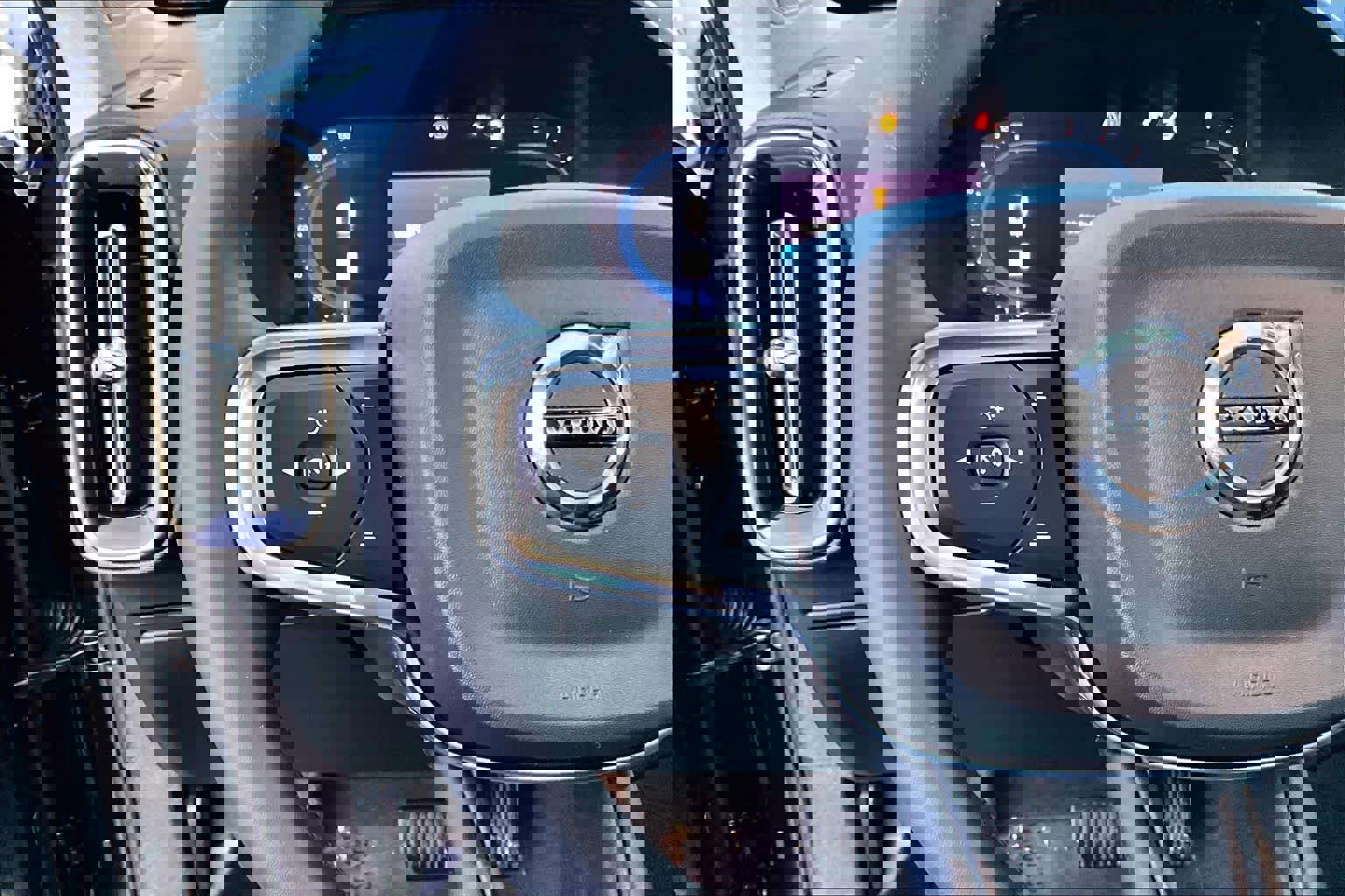 Certified 2024 Volvo XC40 B5 Plus w/ Protection Package Premier image 20