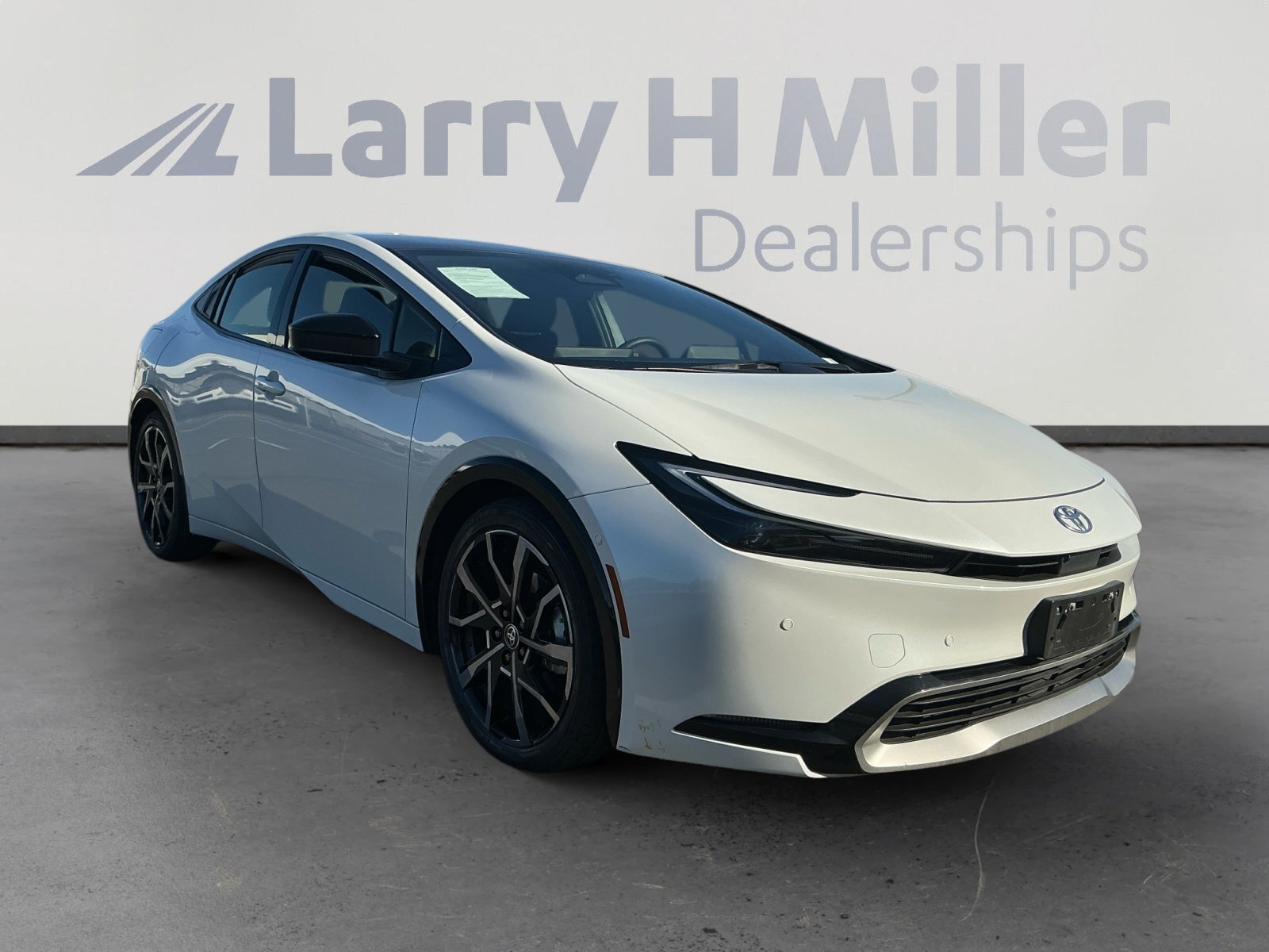 Used 2024 Toyota Prius Prime Premium w/ Advanced Technology Package image 7