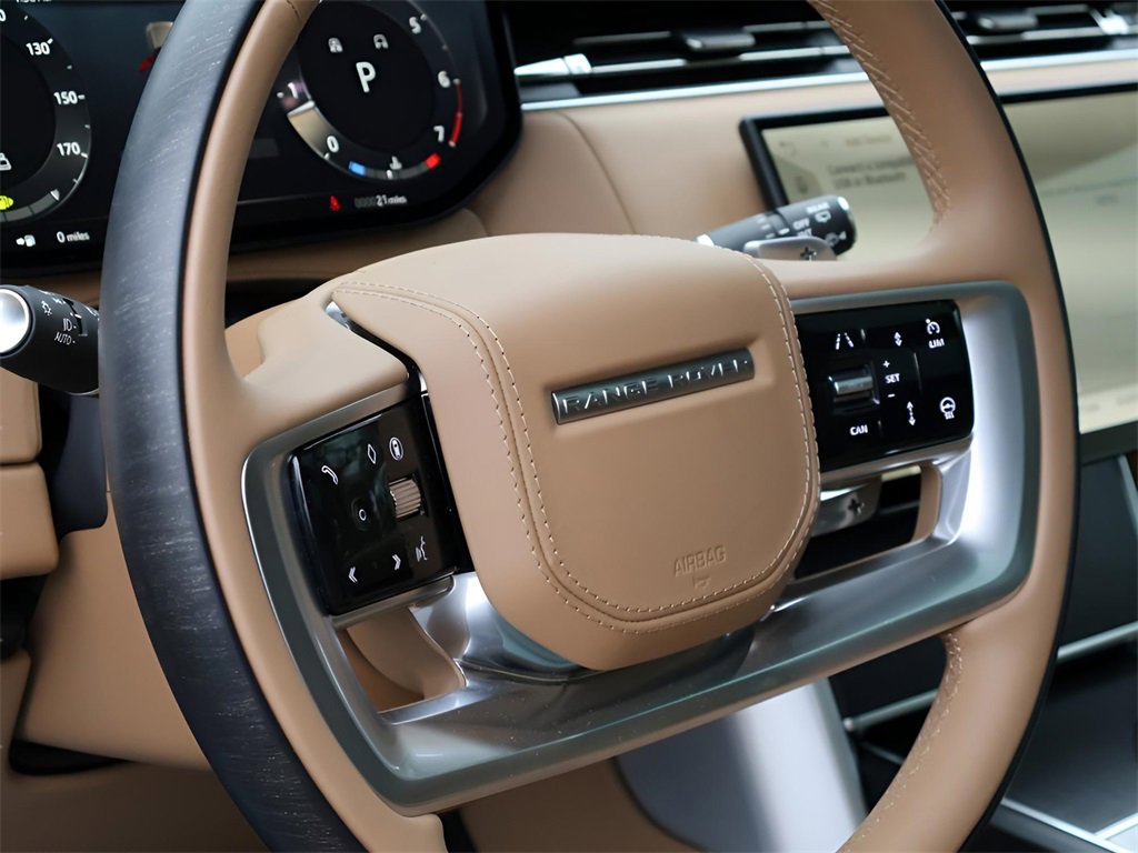 New 2025 Land Rover Range Rover SE image 18