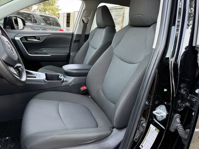 Certified 2025 Toyota RAV4 XLE FWD image 27