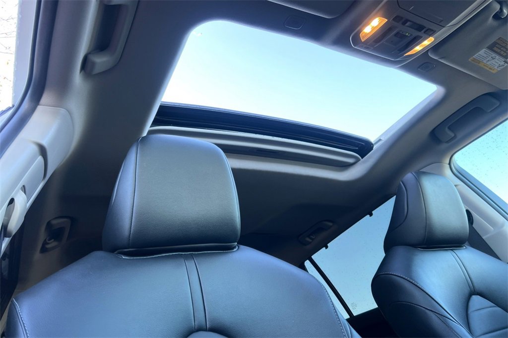 Certified 2025 Toyota Highlander XLE image 19