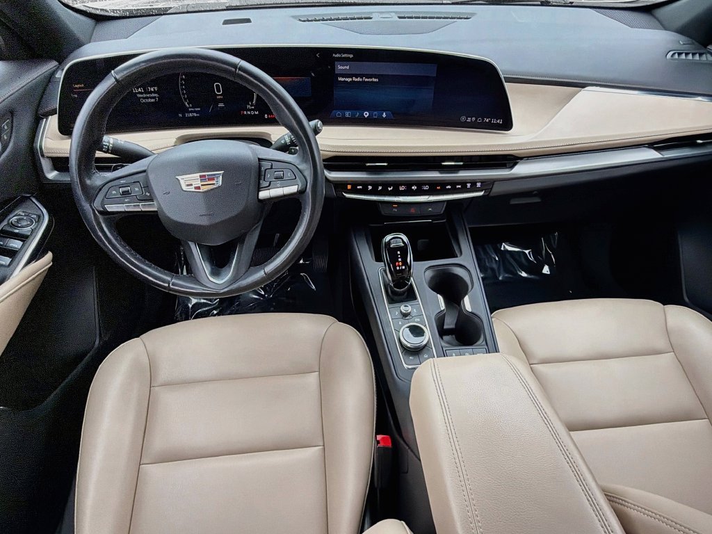 Used 2024 Cadillac XT4 Luxury FWD image 16