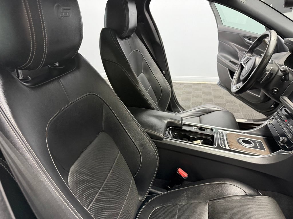 Used 2018 Jaguar XE S RWD image 52