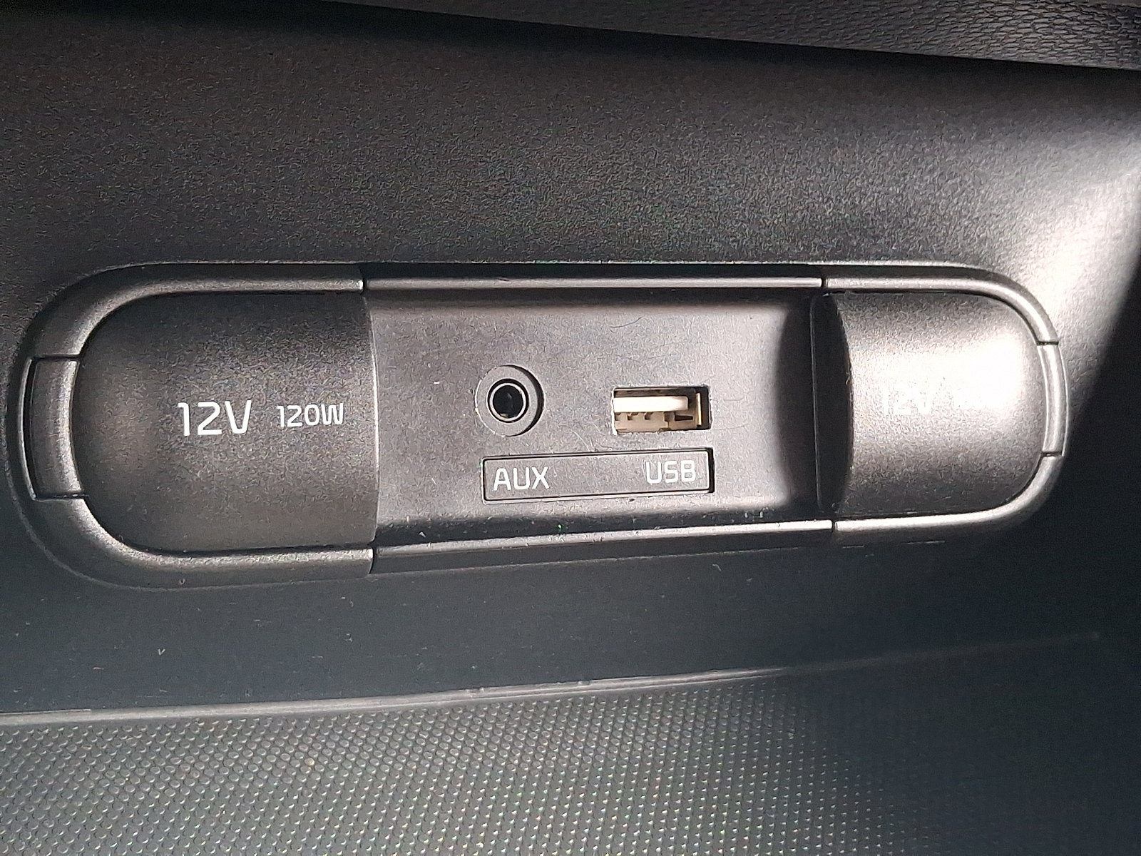 Used 2017 Kia Soul + FWD image 25