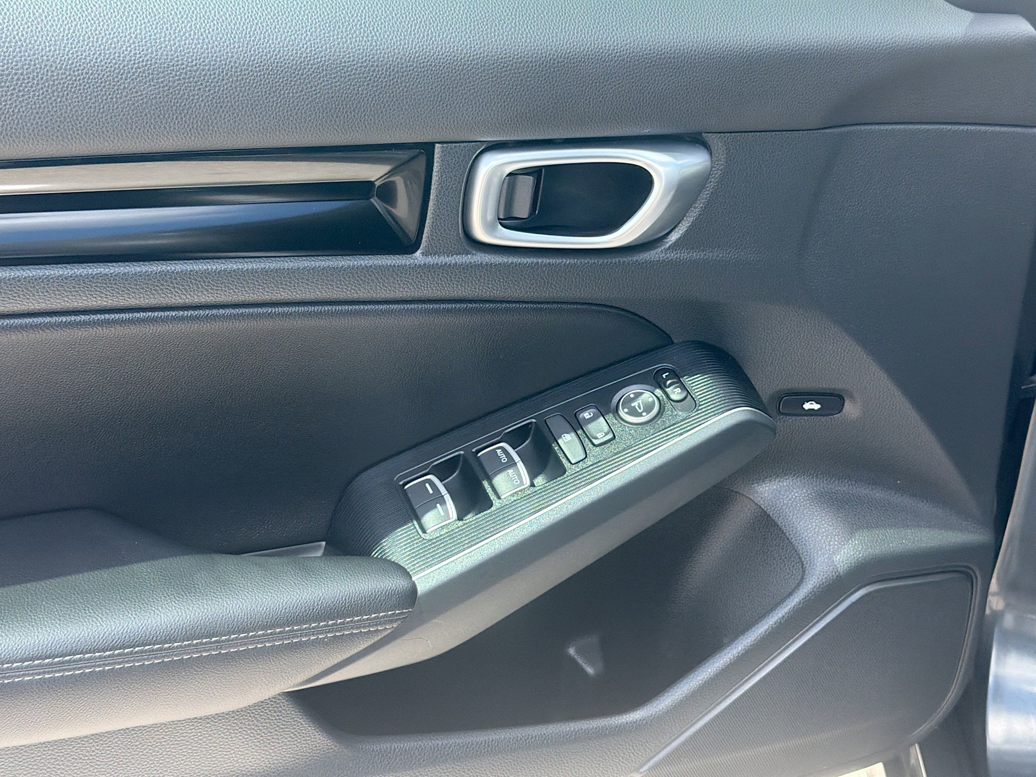 Certified 2024 Honda Civic Touring image 17
