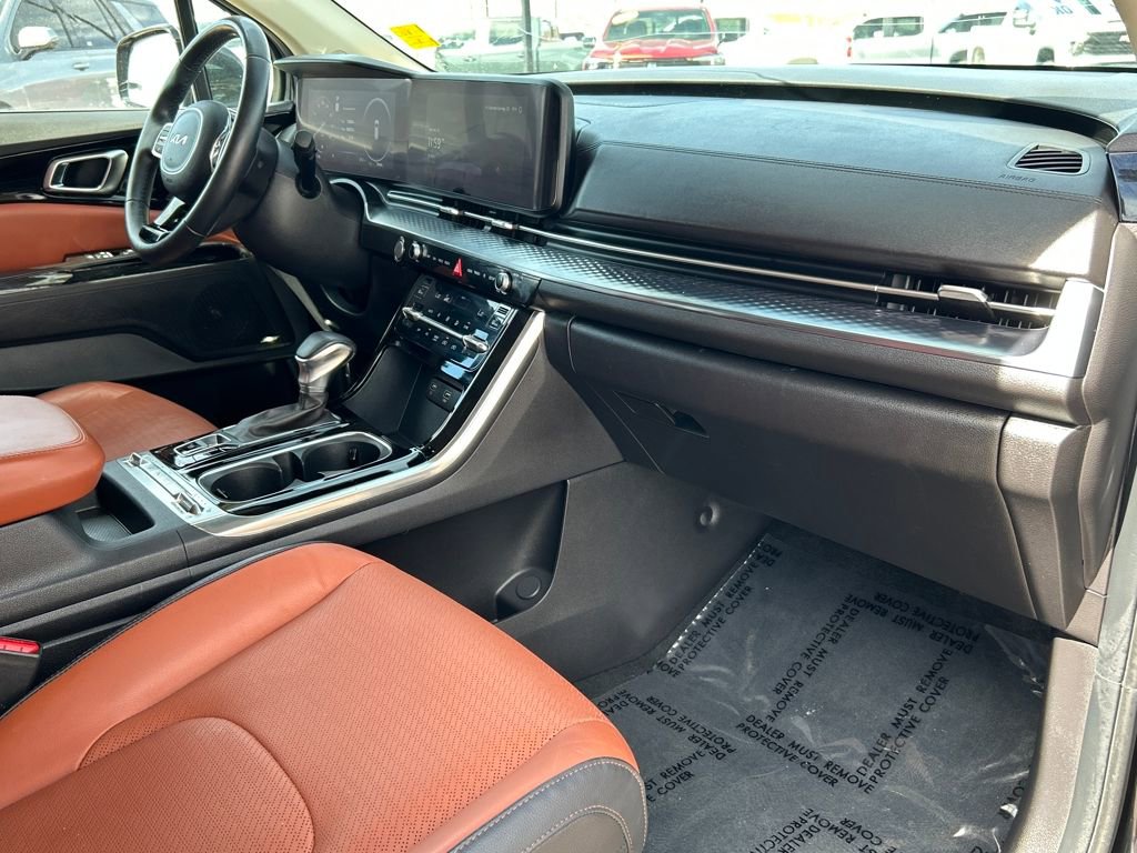 Used 2023 Kia Carnival SX Prestige image 9
