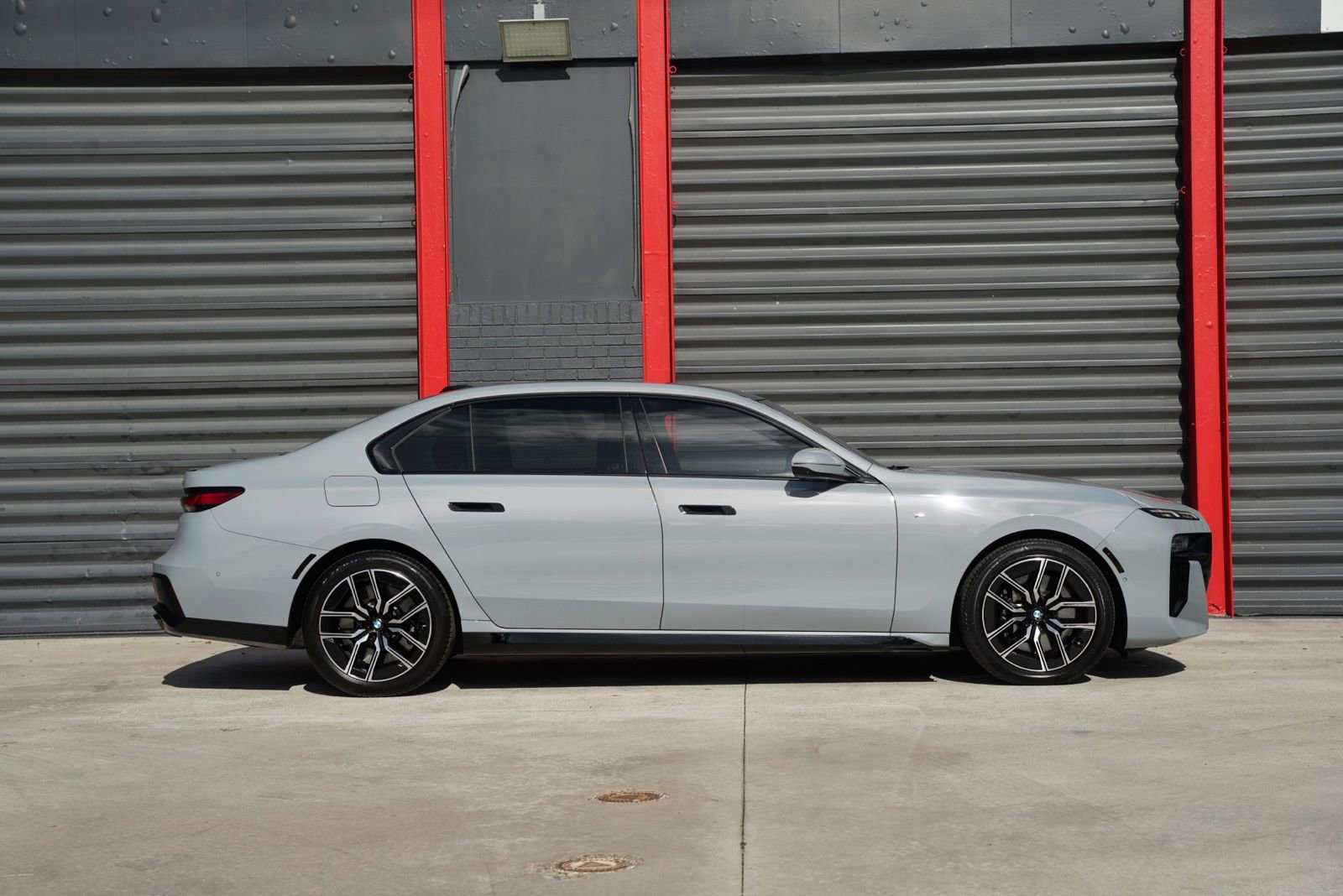 Used 2023 BMW 760i xDrive image 4