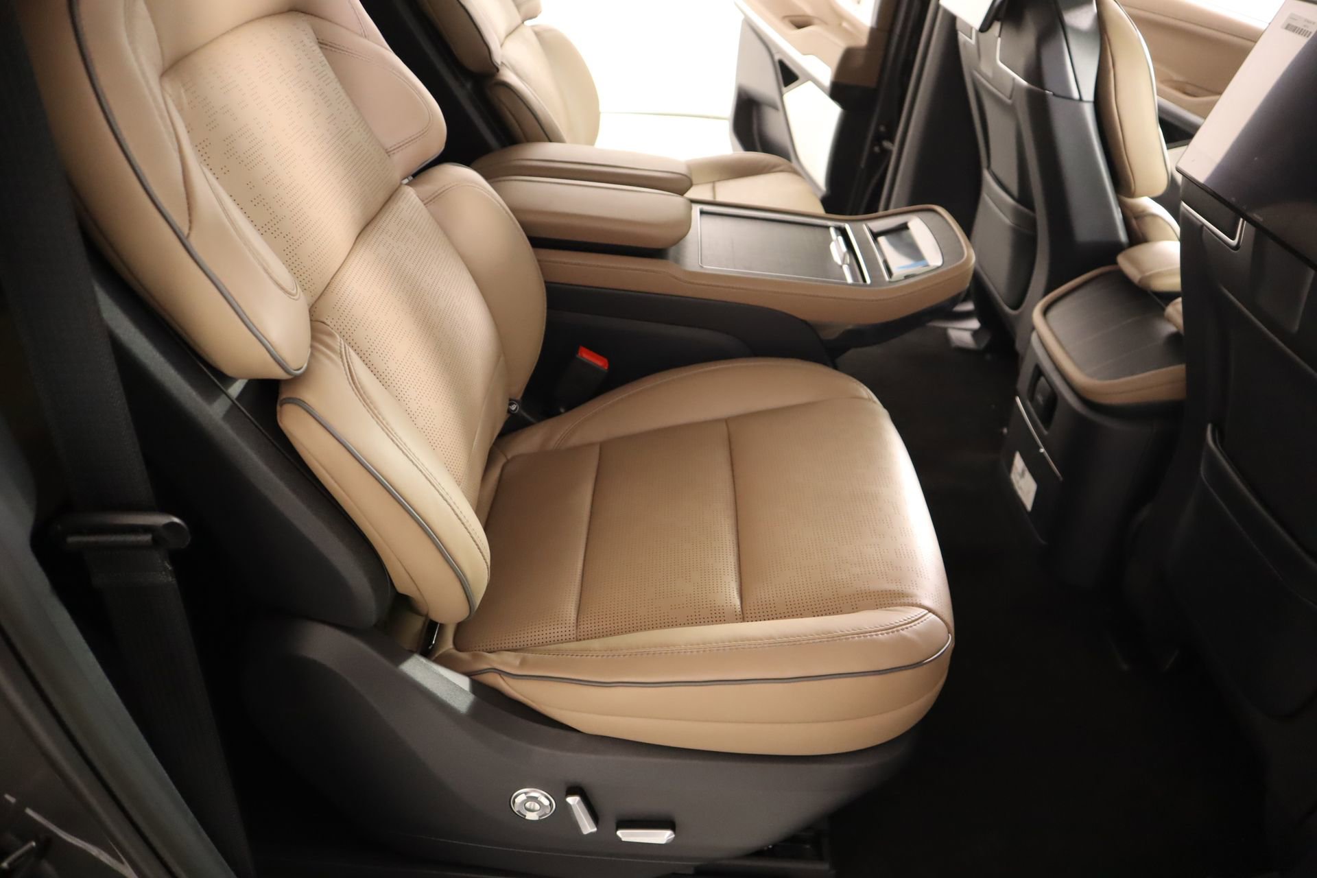 New 2026 Lincoln Navigator L Black Label image 15