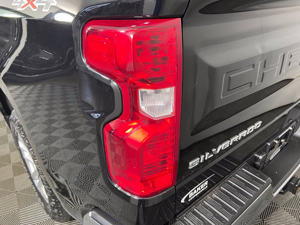 Certified 2024 Chevrolet Silverado 1500 LT AWD/4WD image 35
