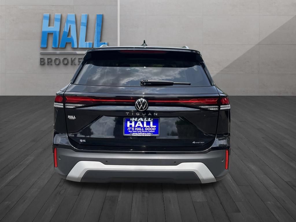Certified 2025 Volkswagen Tiguan SE w/ Panoramic Sunroof Package AWD/4WD image 5