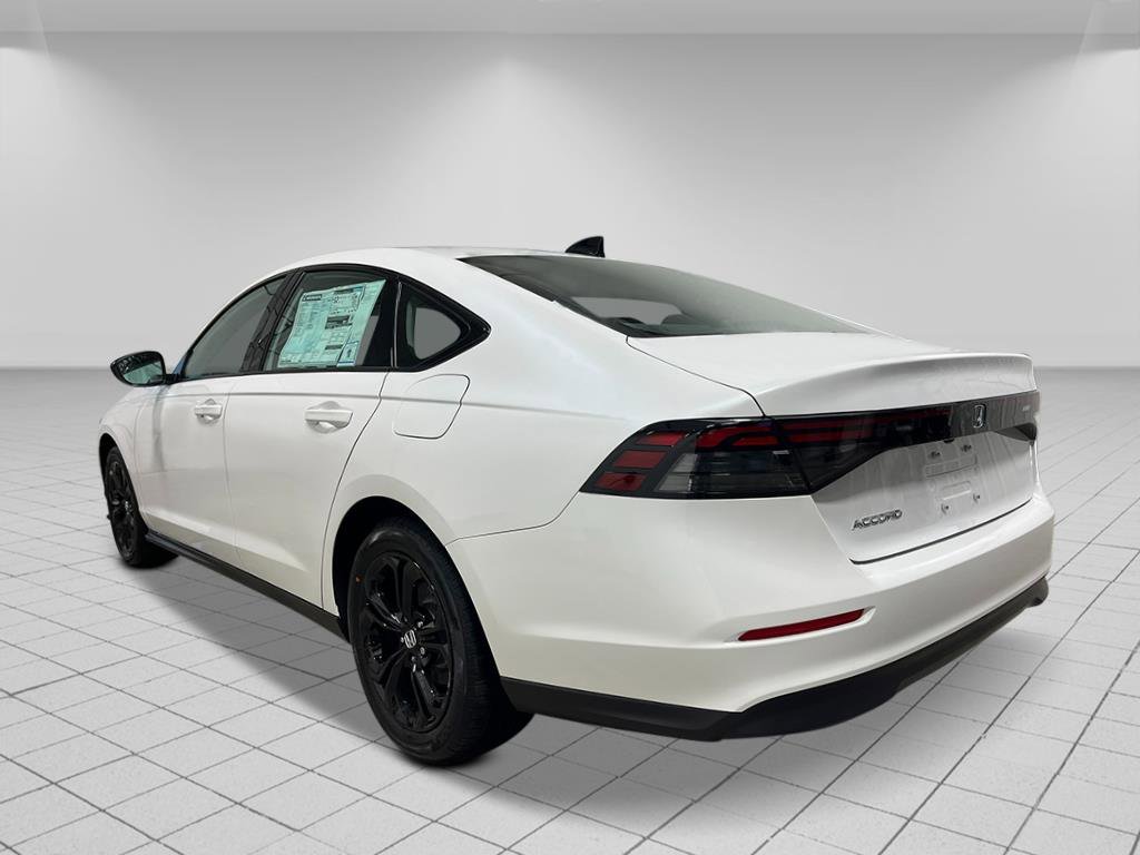 New 2025 Honda Accord SE image 3