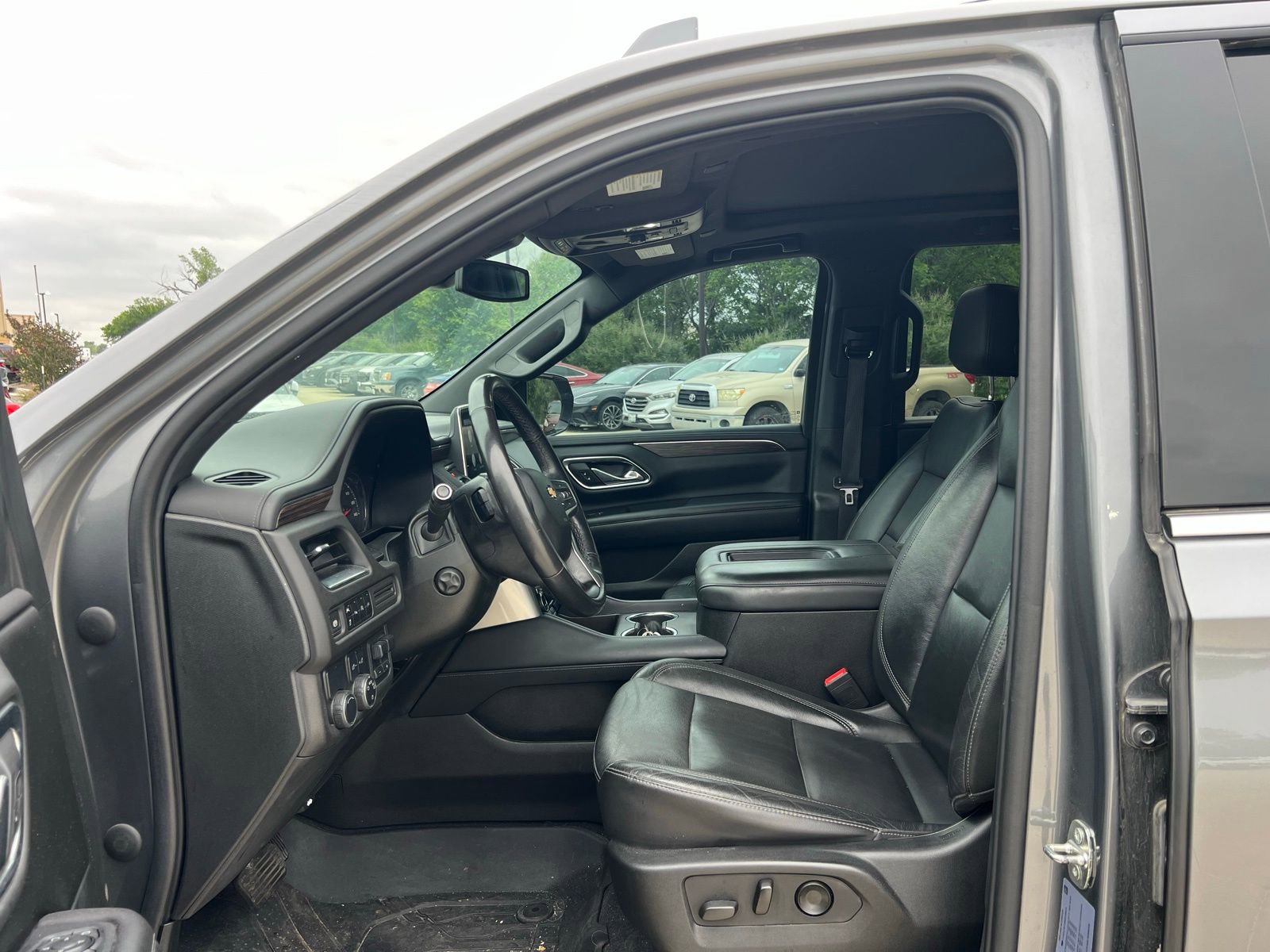 Used 2021 Chevrolet Tahoe LT w/ LT Signature Package RWD image 27