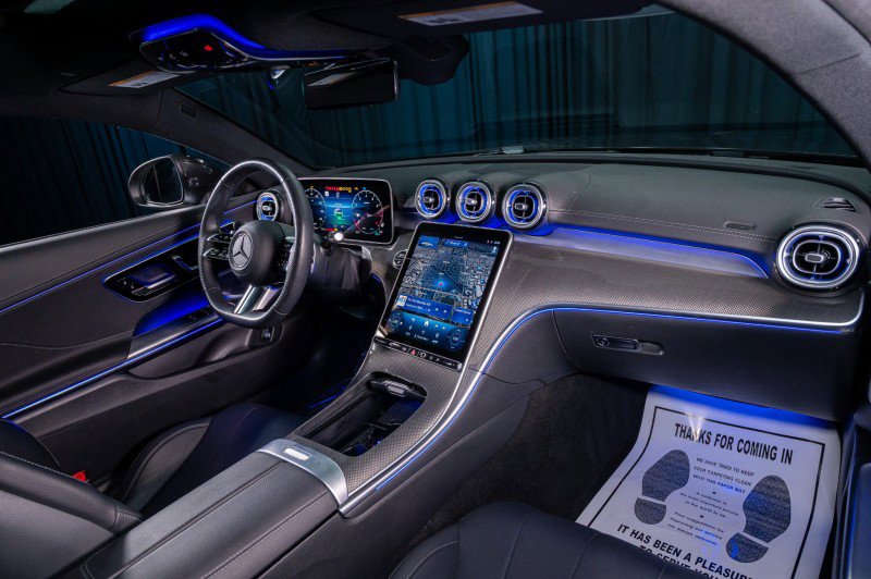 Used 2025 Mercedes-Benz CLE 300 4MATIC Coupe image 4