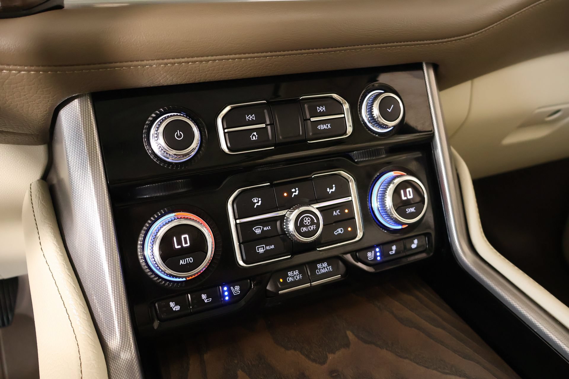 Used 2022 GMC Yukon Denali AWD/4WD image 7