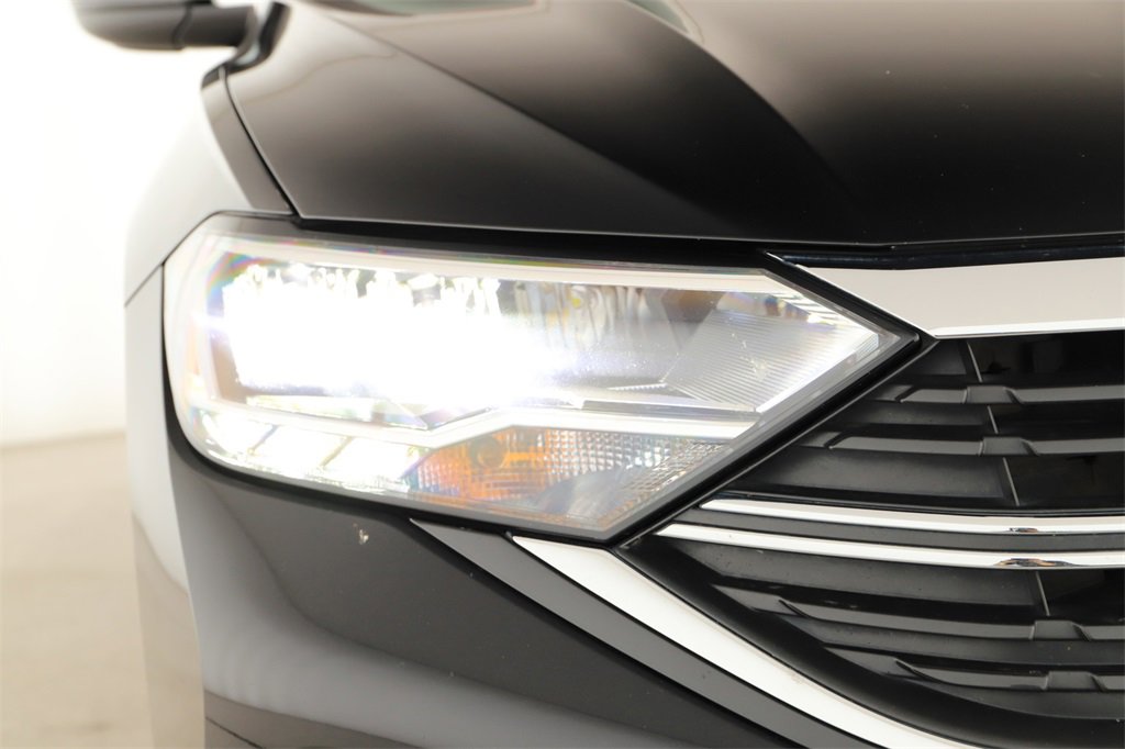 Used 2023 Volkswagen Jetta SE image 33